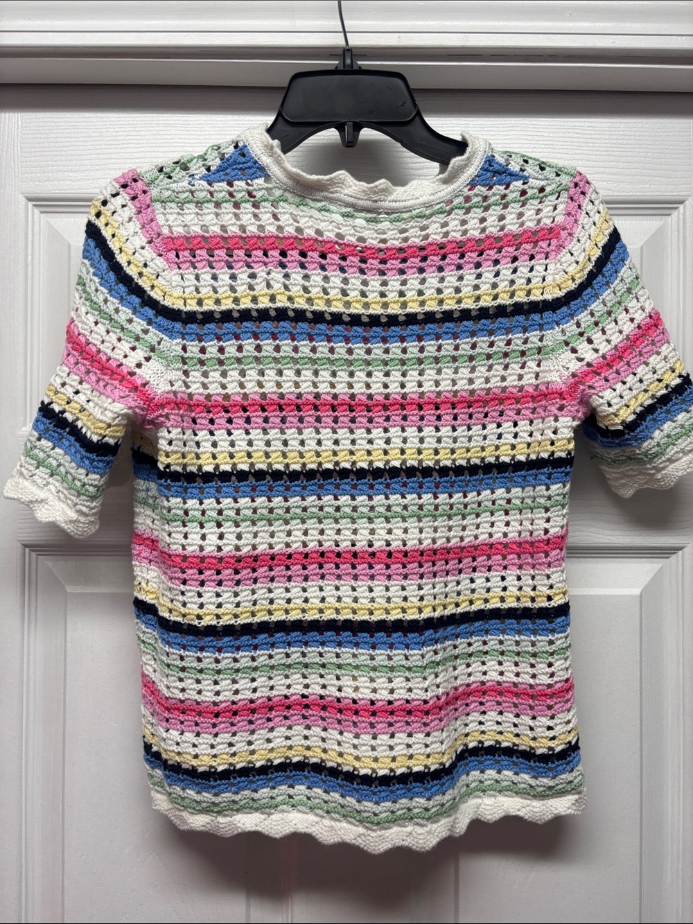 Gap Crochet Stripe Short Sleeve Top - White & Multicolor Scalloped details Sz S - Picture 3 of 4